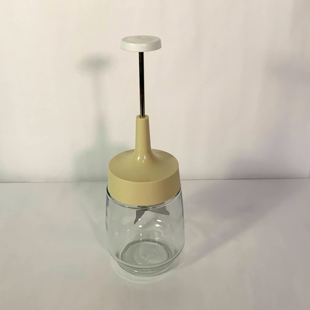 Gemco Vintage  Food Nut Chopper Glass Jar Stainless Steel Blades USA